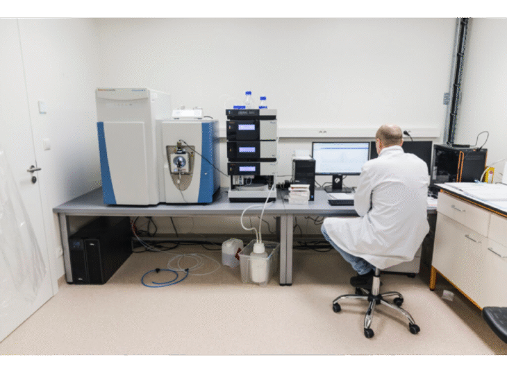 Międzynarodowy Instytut Mechanizmów i Maszyn Molekularnych